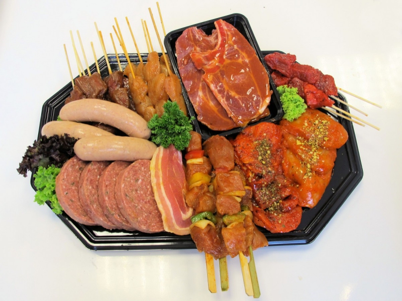 boucherie-SALERNES-min_bbq_butcher_shop_supermarket_meal_party-766127